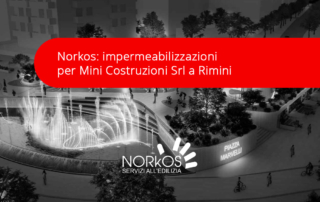 Team Norkos all'opera a Rimini: posa del manto TPO Mapeplan TB 18 con fissaggio meccanico Metalbar su 6.000 mq di solettone in Piazza Marvelli.